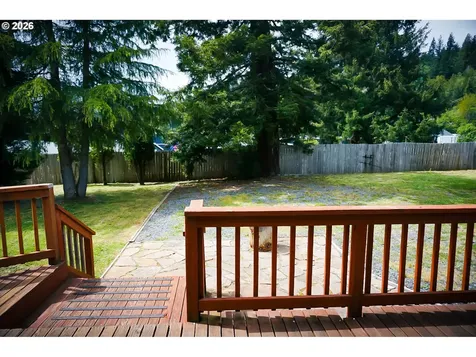 1735 N Elm Street Coquille OR 97423