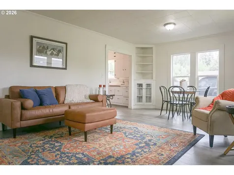 1735 N Elm Street Coquille OR 97423