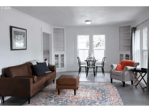1735 N Elm Street Coquille OR 97423