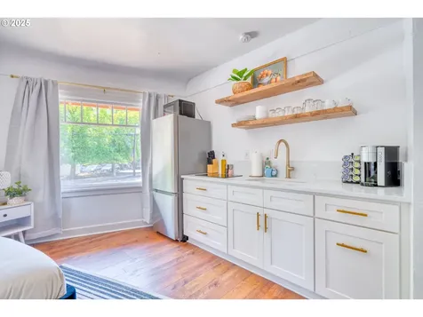 9647 SW Capitol Highway Portland OR 97219