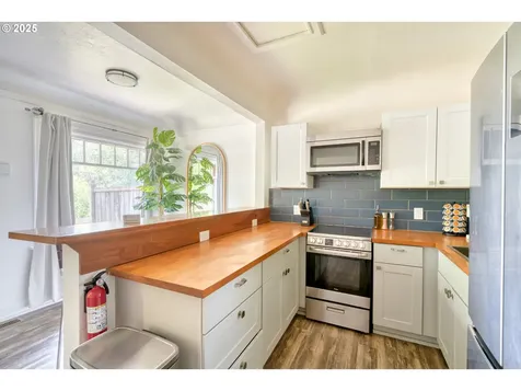 9647 SW Capitol Highway Portland OR 97219