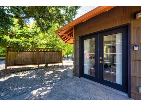 9647 SW Capitol Highway Portland OR 97219