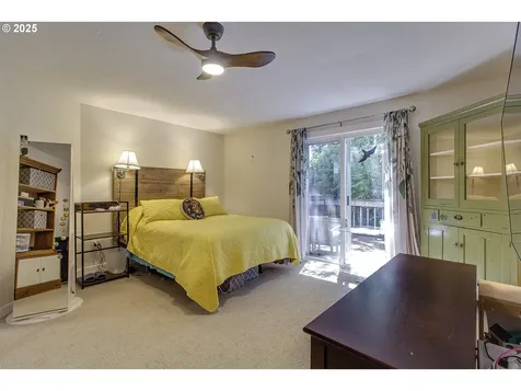 9403 SW 74th Avenue Portland OR 97223
