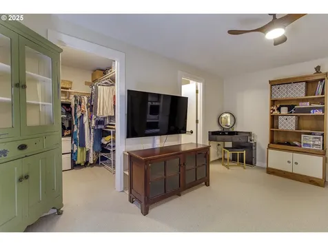 9403 SW 74th Avenue Portland OR 97223