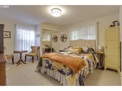 9403 SW 74th Avenue Portland OR 97223