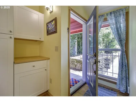 9403 SW 74th Avenue Portland OR 97223