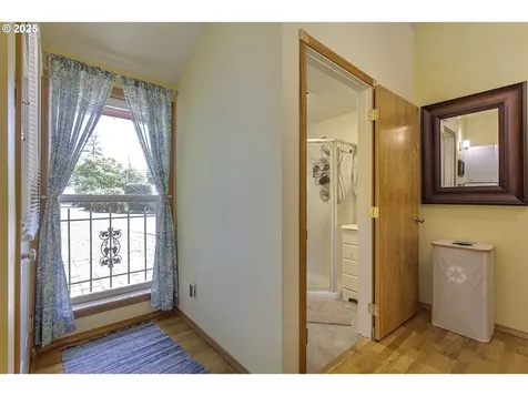 9403 SW 74th Avenue Portland OR 97223