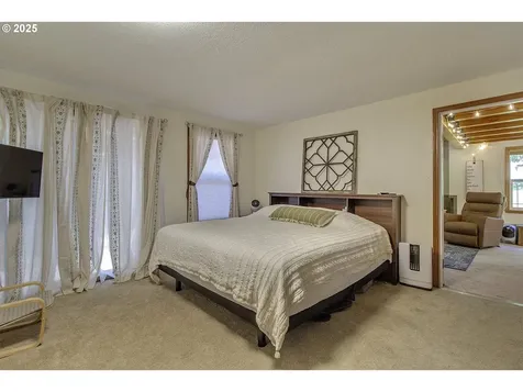 9403 SW 74th Avenue Portland OR 97223