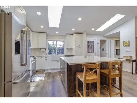 9403 SW 74th Avenue Portland OR 97223