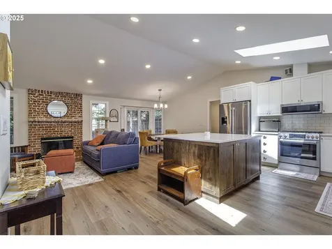 9403 SW 74th Avenue Portland OR 97223