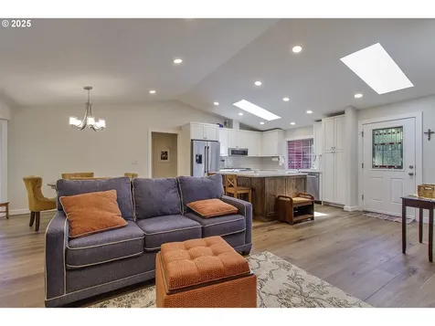 9403 SW 74th Avenue Portland OR 97223