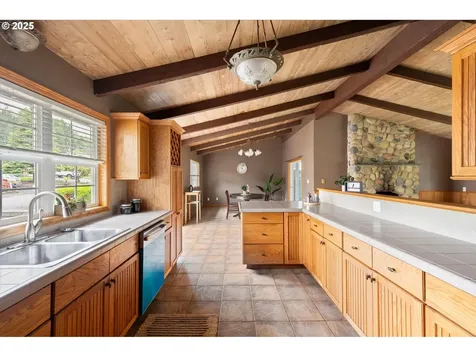 1302 Spruce Street Longview WA 98632