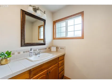 1302 Spruce Street Longview WA 98632