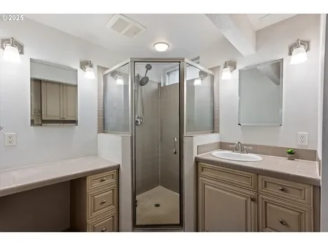 1302 Spruce Street Longview WA 98632