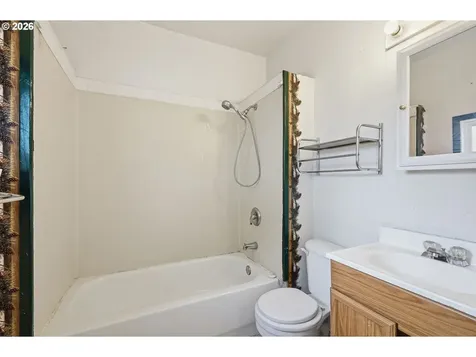 355 N Grove Court Eugene OR 97404