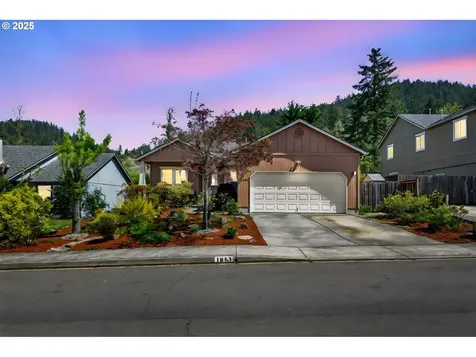 1863 S 61st Street Springfield OR 97478