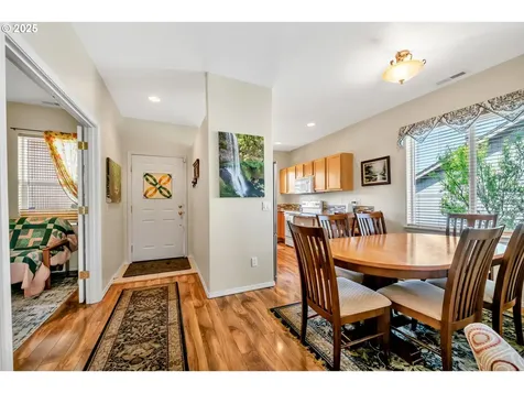 1863 S 61st Street Springfield OR 97478