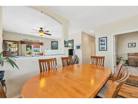 1863 S 61st Street Springfield OR 97478