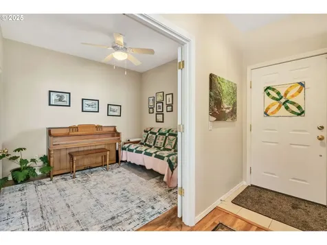 1863 S 61st Street Springfield OR 97478