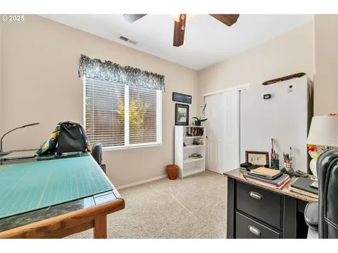 1863 S 61st Street Springfield OR 97478