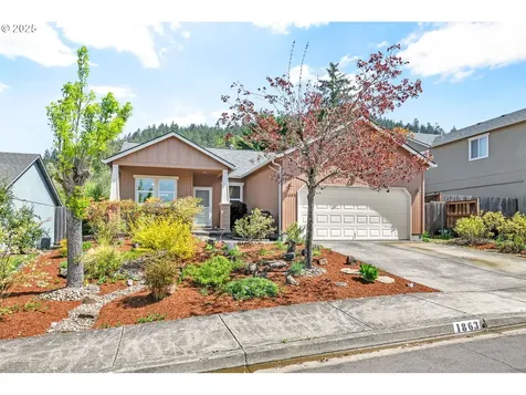 1863 S 61st Street Springfield OR 97478