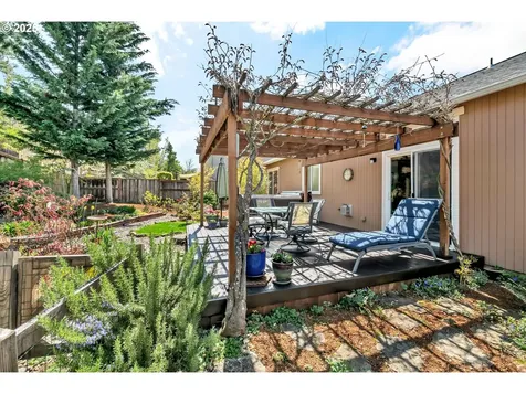 1863 S 61st Street Springfield OR 97478