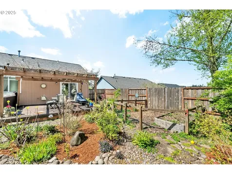 1863 S 61st Street Springfield OR 97478