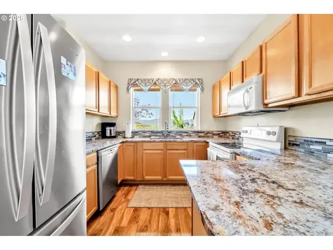 1863 S 61st Street Springfield OR 97478