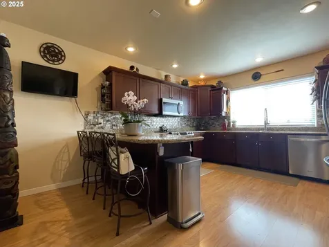 1584 NW Avery Street Roseburg OR 97471