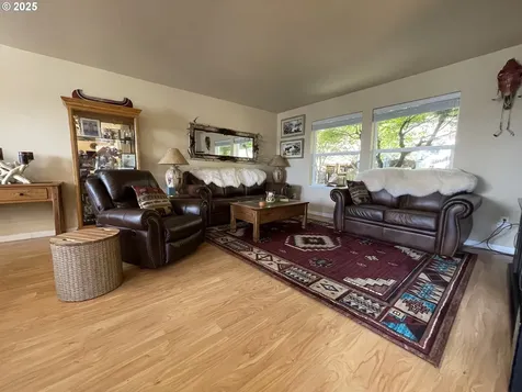 1584 NW Avery Street Roseburg OR 97471