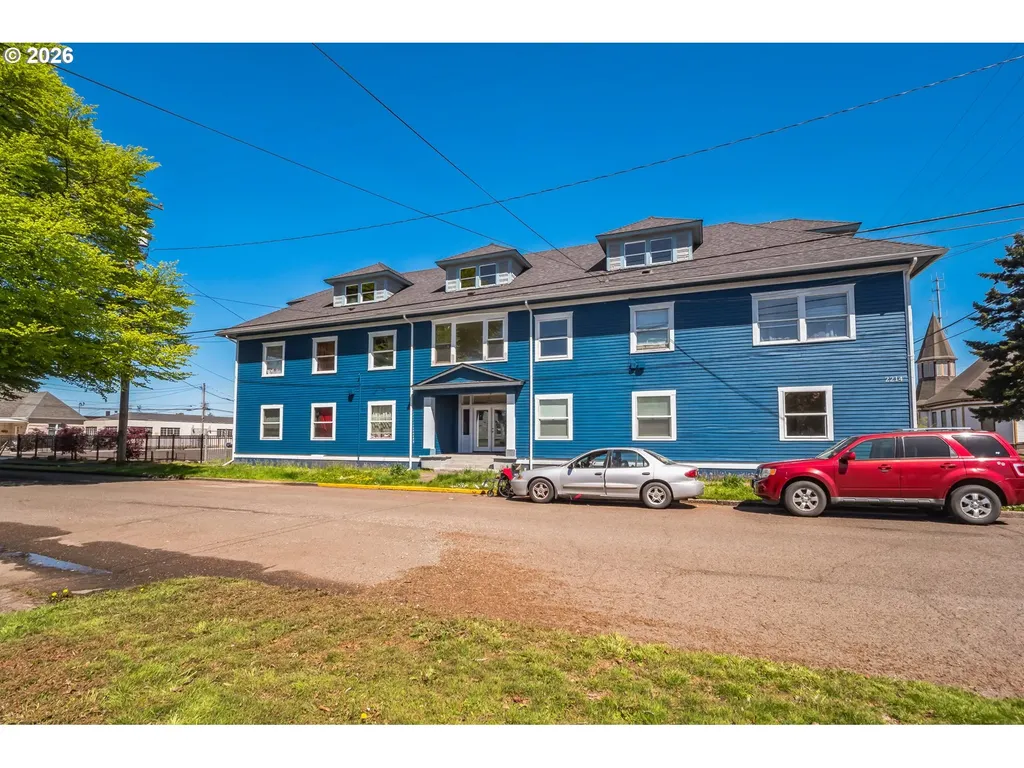 2214 5th Street Tillamook OR 97141