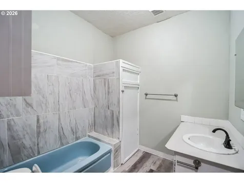 2214 5th Street Tillamook OR 97141