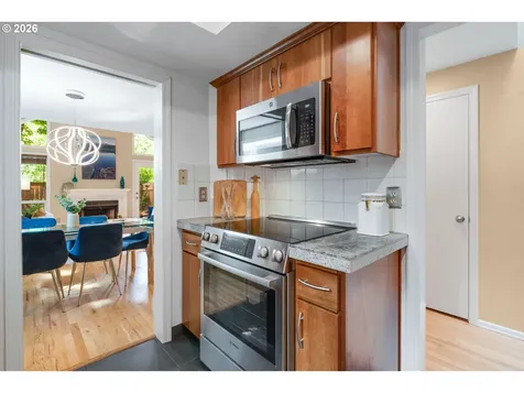 2727 NW Upshur Street Portland OR 97210