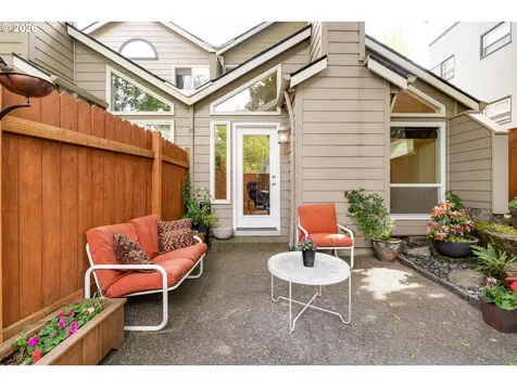 2727 NW Upshur Street Portland OR 97210