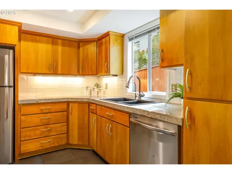 2727 NW Upshur Street Portland OR 97210
