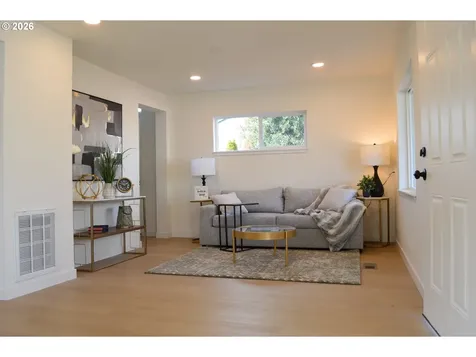4245 SE 89th Avenue Portland OR 97266