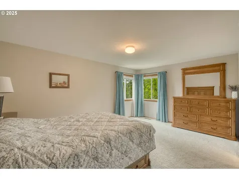 5200 NW 168th Place Portland OR 97229