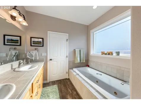 986 SE Gleann Craig Drive Dallas OR 97338