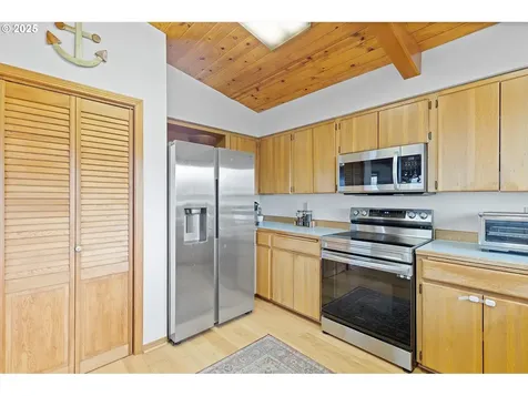 1910 NE 68th Street Lincoln City OR 97367
