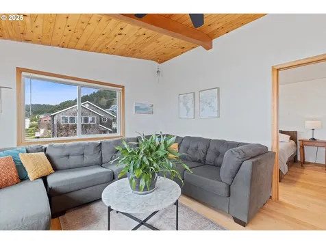 1910 NE 68th Street Lincoln City OR 97367