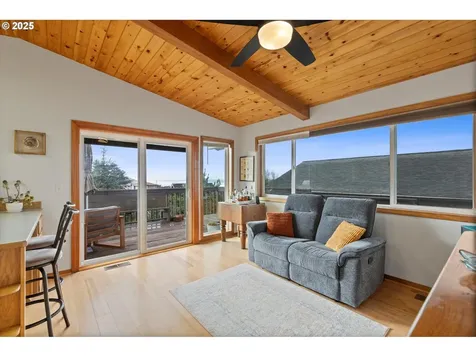 1910 NE 68th Street Lincoln City OR 97367