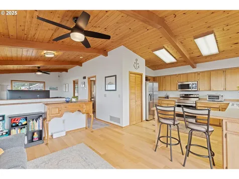 1910 NE 68th Street Lincoln City OR 97367