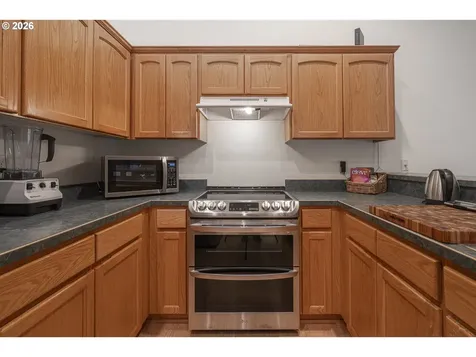 2443 SW Taylor Drive Mcminnville OR 97128