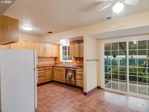 6820 SE 78th Avenue Portland OR 97206