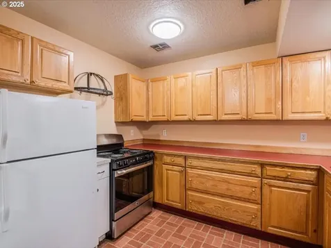 6820 SE 78th Avenue Portland OR 97206