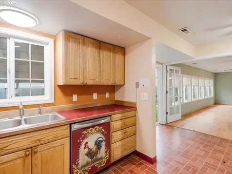 6820 SE 78th Avenue Portland OR 97206