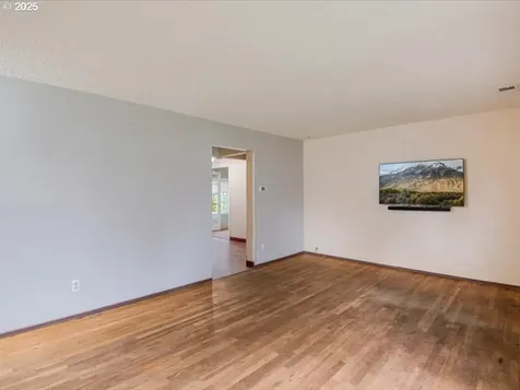 6820 SE 78th Avenue Portland OR 97206