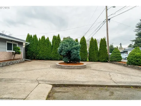 8612 NE Clackamas Street Portland OR 97220