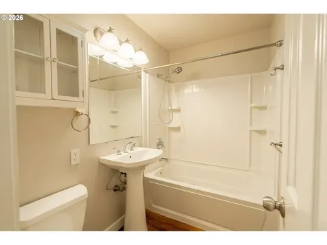 8612 NE Clackamas Street Portland OR 97220
