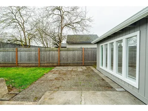 8612 NE Clackamas Street Portland OR 97220